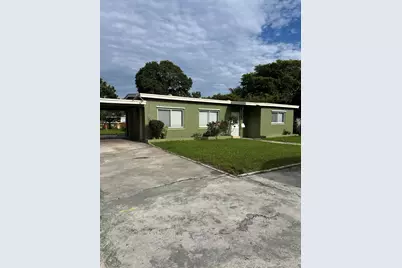 2202 NE 3rd Street, Boynton Beach, FL 33435 - Photo 1