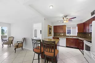 129 Piedmont C, Delray Beach, FL 33484 - Photo 11