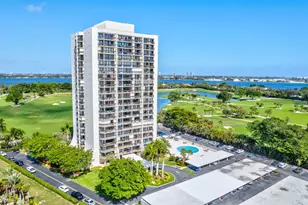 2000 Presidential Way, West Palm Beach, FL 33401 - Photo 3
