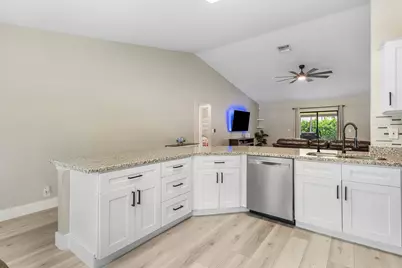 17105 N 70th St Street N, The Acreage, FL 33470 - Photo 9