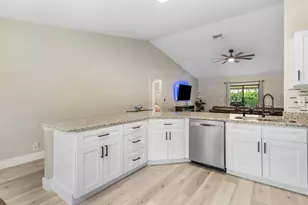 17105 N 70th St Street N, The Acreage, FL 33470 - Photo 9