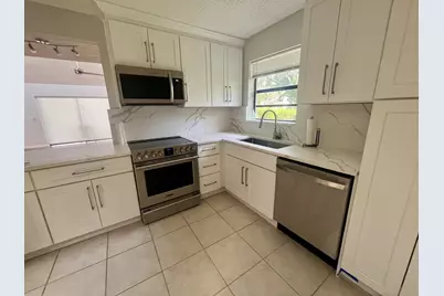 491 Deer Creek Wildwood Ln Lane E, Deerfield Beach, FL 33442 - Photo 3