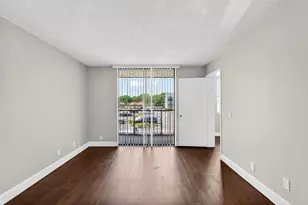 728 Executive Center Dr, West Palm Beach, FL 33401 - Photo 21