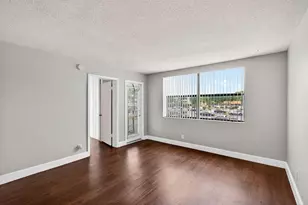 728 Executive Center Dr, West Palm Beach, FL 33401 - Photo 5