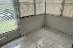 2715 Emory Dr E, West Palm Beach, FL 33415 - Photo 15