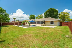 14608 Paddock Dr, Wellington, FL 33414 - Photo 27