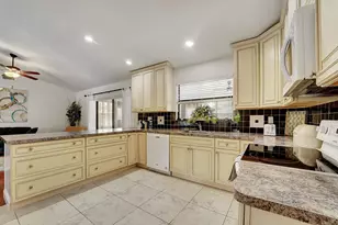 14608 Paddock Dr, Wellington, FL 33414 - Photo 5