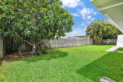 8411 Theresa Road, Boynton Beach, FL 33472 - Photo 15