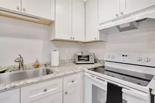 825 E Normandy, Delray Beach, FL 33484 - Photo 9