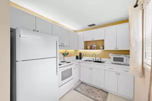 2600 SE Ocean Blvd, Stuart, FL 34996 - Photo 3