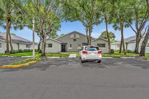 1020 Lake Victoria Dr, West Palm Beach, FL 33411 - Photo 3