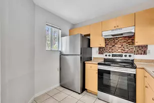1020 Lake Victoria Dr, West Palm Beach, FL 33411 - Photo 9