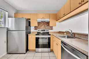 1020 Lake Victoria Dr, West Palm Beach, FL 33411 - Photo 9