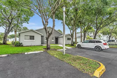 1020 Lake Victoria Drive #B, West Palm Beach, FL 33411 - Photo 5