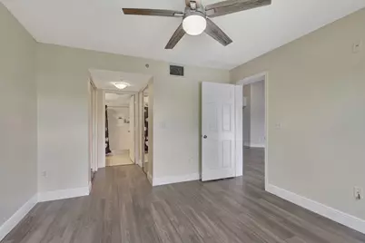 600 N Crestwood Ct Court N #609, Royal Palm Beach, FL 33411 - Photo 13