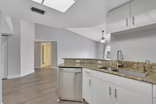 600 N Crestwood Ct Ct N, Royal Palm Beach, FL 33411 - Photo 5