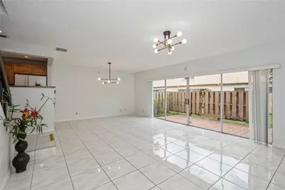 8208 NW 8th Place NW, Plantation, FL 33324 - Photo 7