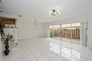 8208 NW 8th Pl NW, Plantation, FL 33324 - Photo 7