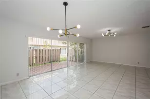 8208 NW 8th Pl NW, Plantation, FL 33324 - Photo 5