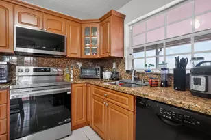 18977 NW 63rd Ct Circle, Miami Gardens, FL 33015 - Photo 11