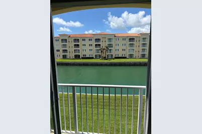6 E Harbour Isle Dr Drive E #205, Fort Pierce, FL 34949 - Photo 3