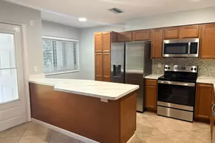 4075 Palm Forest Dr N, Delray Beach, FL 33445 - Photo 3