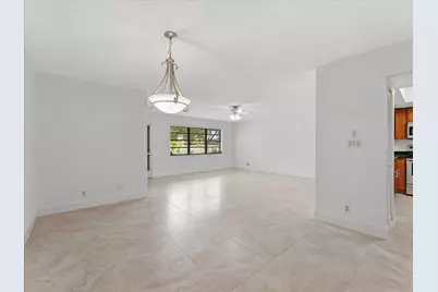 1821 NE 40th Court #305, Pompano Beach, FL 33064 - Photo 7