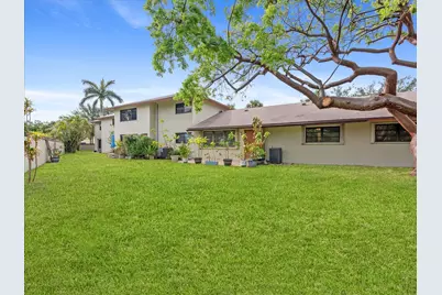 1821 NE 40th Court #305, Pompano Beach, FL 33064 - Photo 23