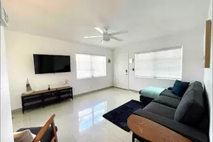 29 NE 3rd St, Dania Beach, FL 33004 - Photo 3