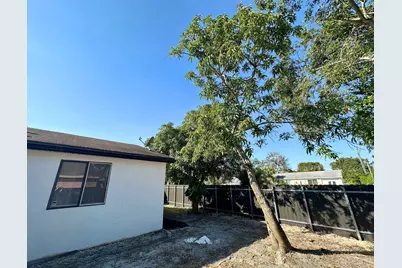 1049 Grandview Circle, Royal Palm Beach, FL 33411 - Photo 7
