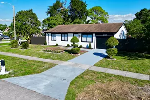 1049 Grandview Cir, Royal Palm Beach, FL 33411 - Photo 37