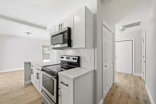 810 NE 9th Ave, Deerfield Beach, FL 33441 - Photo 9