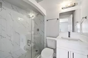 810 NE 9th Ave, Deerfield Beach, FL 33441 - Photo 23