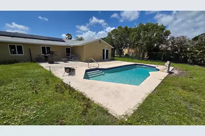 2209 SE East Dunbrooke Circle, Port Saint Lucie, FL 34952 - Photo 19