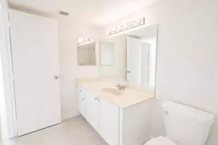 711 N Pine Island Rd, Plantation, FL 33324 - Photo 9