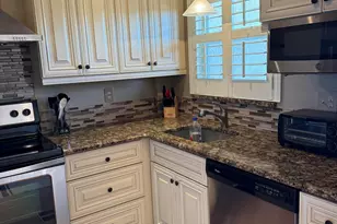 650 Snug Harbor Dr, Boynton Beach, FL 33435 - Photo 9
