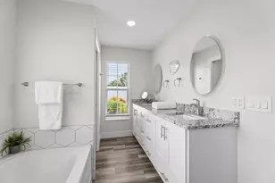 701 SE Dolphin Dr, Stuart, FL 34996 - Photo 27