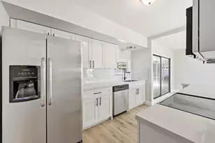 8 NE 9th Ave, Deerfield Beach, FL 33441 - Photo 9