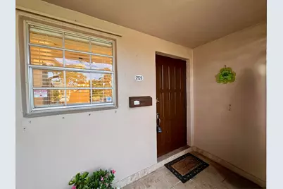 1252 Club Drive W #D, Delray Beach, FL 33445 - Photo 3