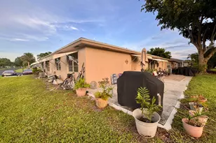 1252 Club Dr W, Delray Beach, FL 33445 - Photo 23