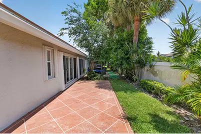 5582 Royal Lake Circle, Boynton Beach, FL 33437 - Photo 35