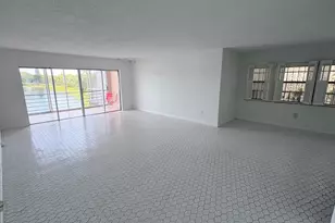 879 NE 195th St, Miami, FL 33179 - Photo 17