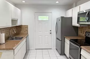 879 NE 195th St, Miami, FL 33179 - Photo 11