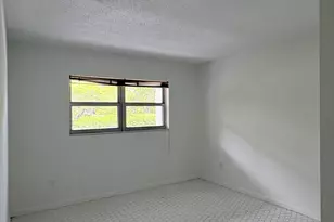 879 NE 195th St, Miami, FL 33179 - Photo 19