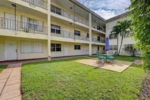 2200 Taylor St, Hollywood, FL 33020 - Photo 3