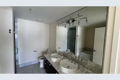 253 NE 2nd Street #3208, Miami, FL 33132 - Photo 3