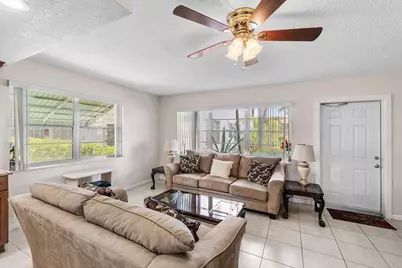57 Canterbury, West Palm Beach, FL 33417 - Photo 9