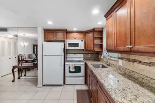 57 Canterbury, West Palm Beach, FL 33417 - Photo 13