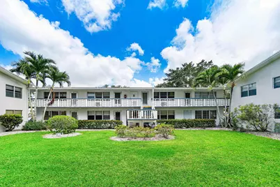 57 Canterbury, West Palm Beach, FL 33417 - Photo 3