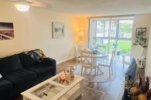 8920 Sunrise Lakes Blvd, Sunrise, FL 33322 - Photo 11